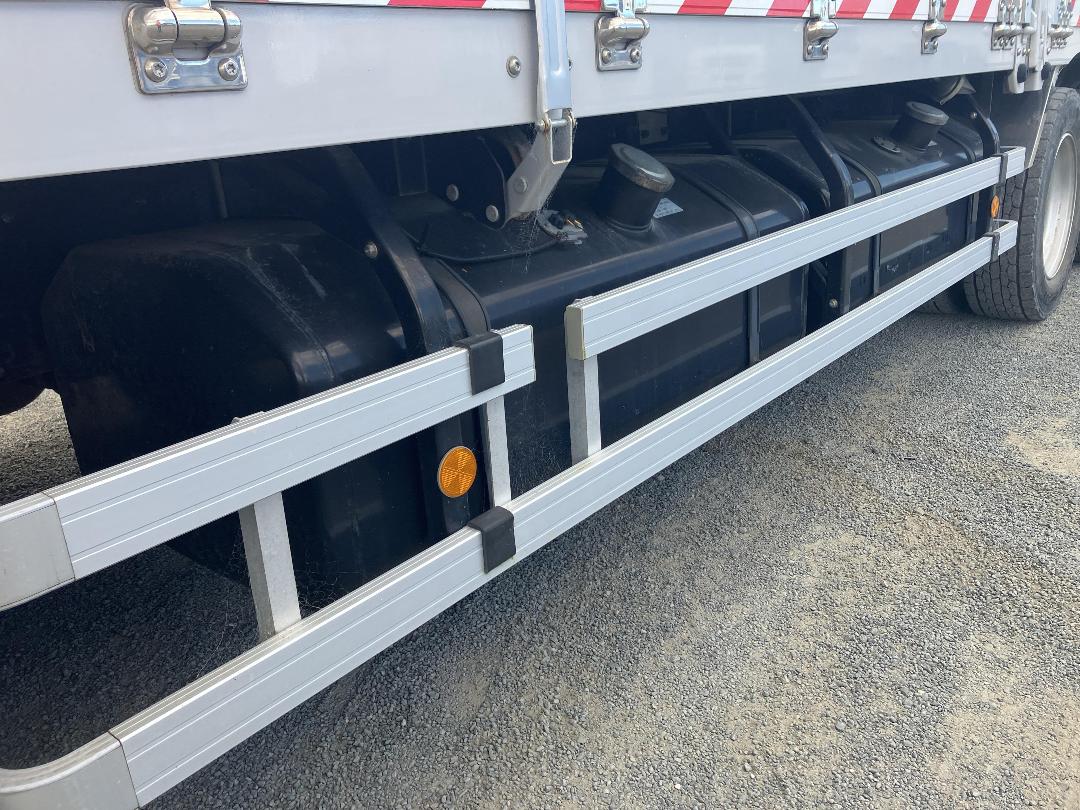 Photo '22' of Isuzu Giga Box Body Photo '22' of Isuzu Giga Box Body