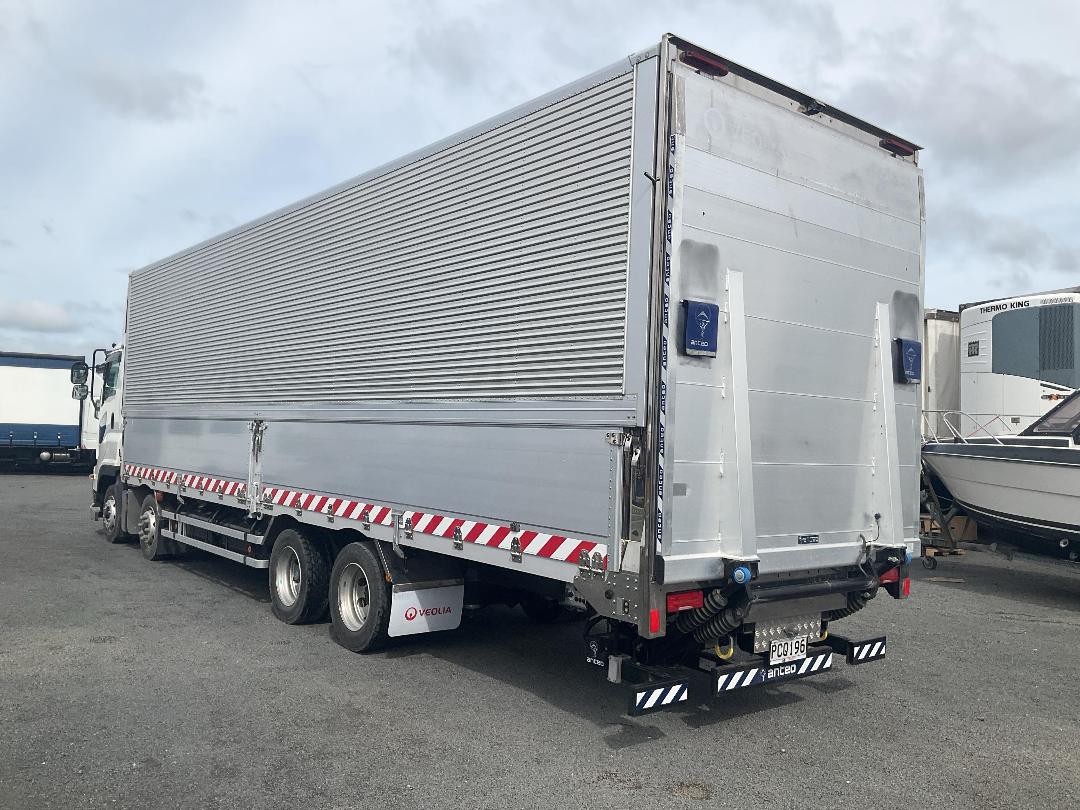 Photo '9' of Isuzu Giga Box Body Photo '9' of Isuzu Giga Box Body