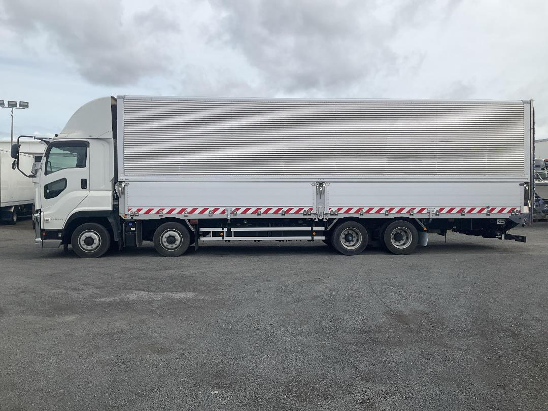 Photo '10' of Isuzu Giga Box Body Photo '10' of Isuzu Giga Box Body