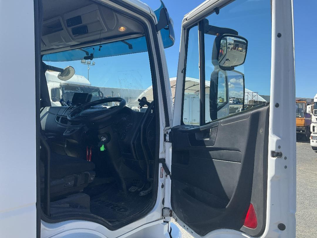 Photo '11' of Iveco Eurocargo ML160MY16 E28<1> Cab Chassis