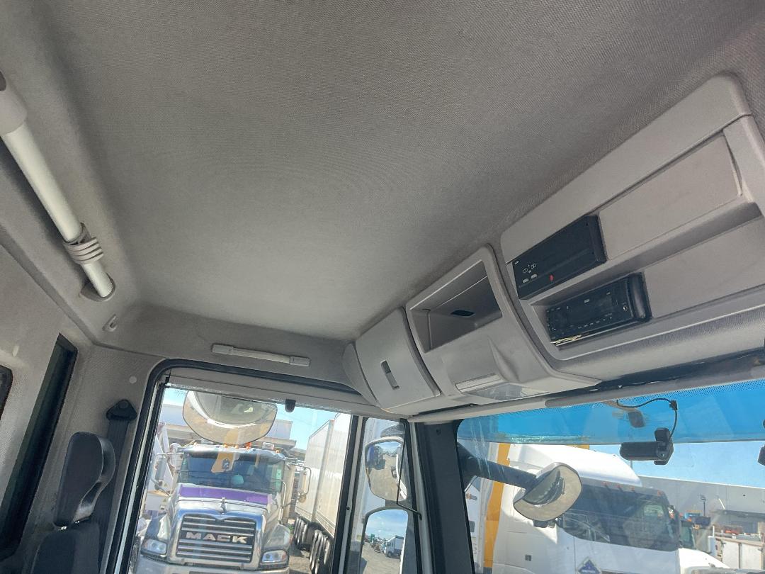 Photo '18' of Iveco Eurocargo ML160MY16 E28<1> Cab Chassis