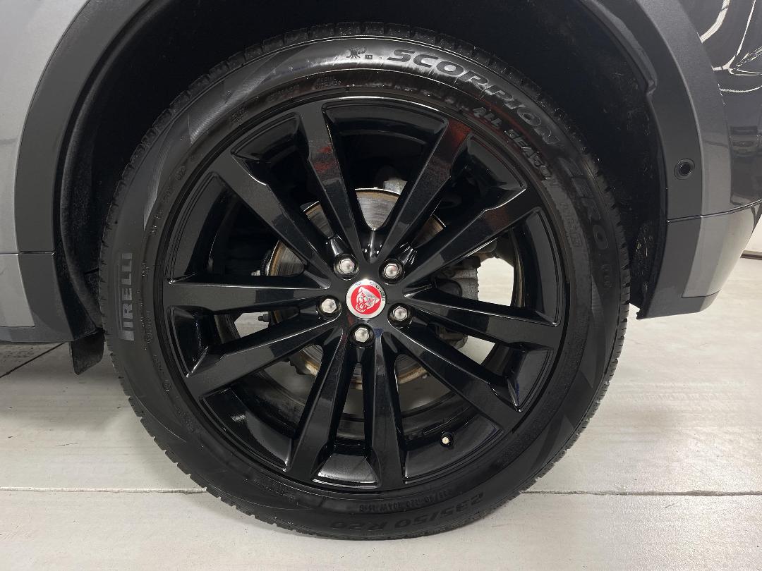 Photo '11' of Jaguar E-Pace Photo '11' of Jaguar E-Pace