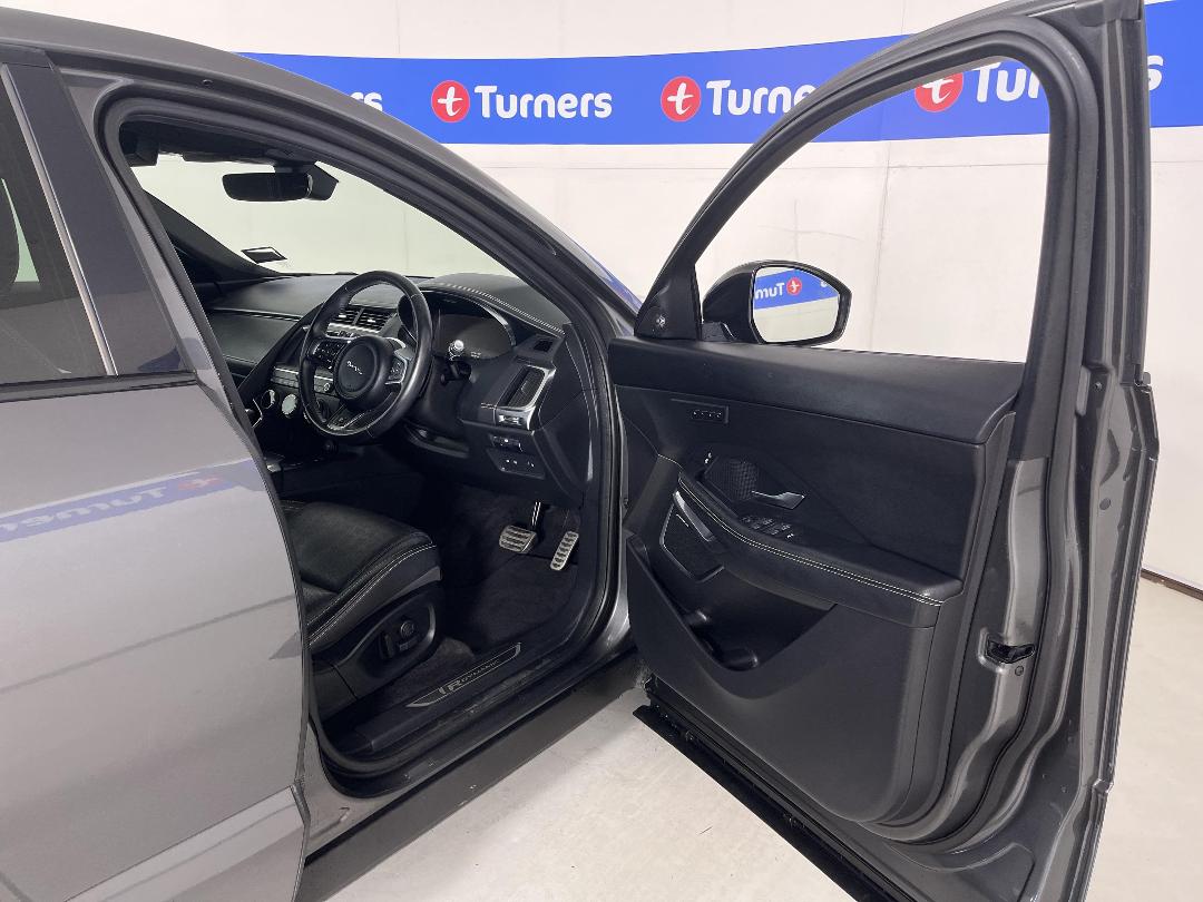 Photo '15' of Jaguar E-Pace Photo '15' of Jaguar E-Pace