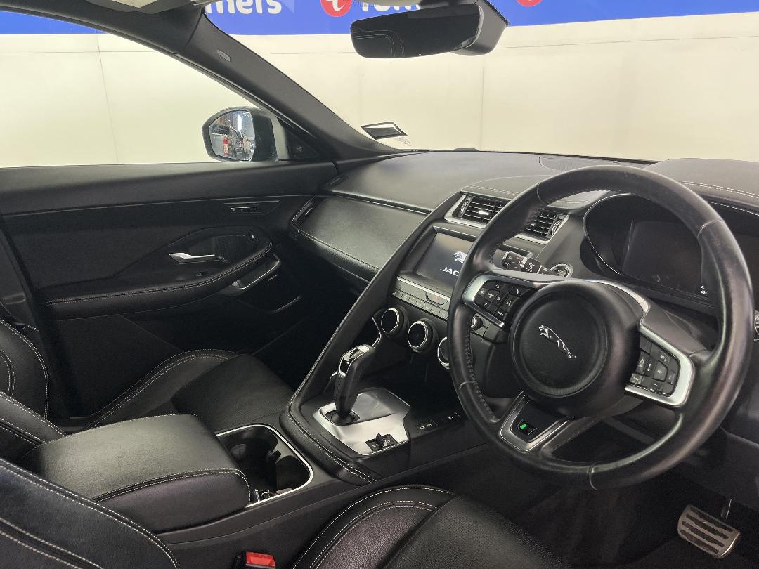 Photo '16' of Jaguar E-Pace Photo '16' of Jaguar E-Pace