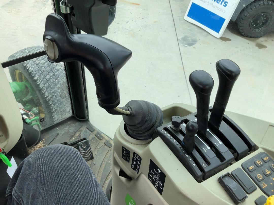 Photo '10' of John Deere 4066R Tractor Photo '10' of John Deere 4066R Tractor