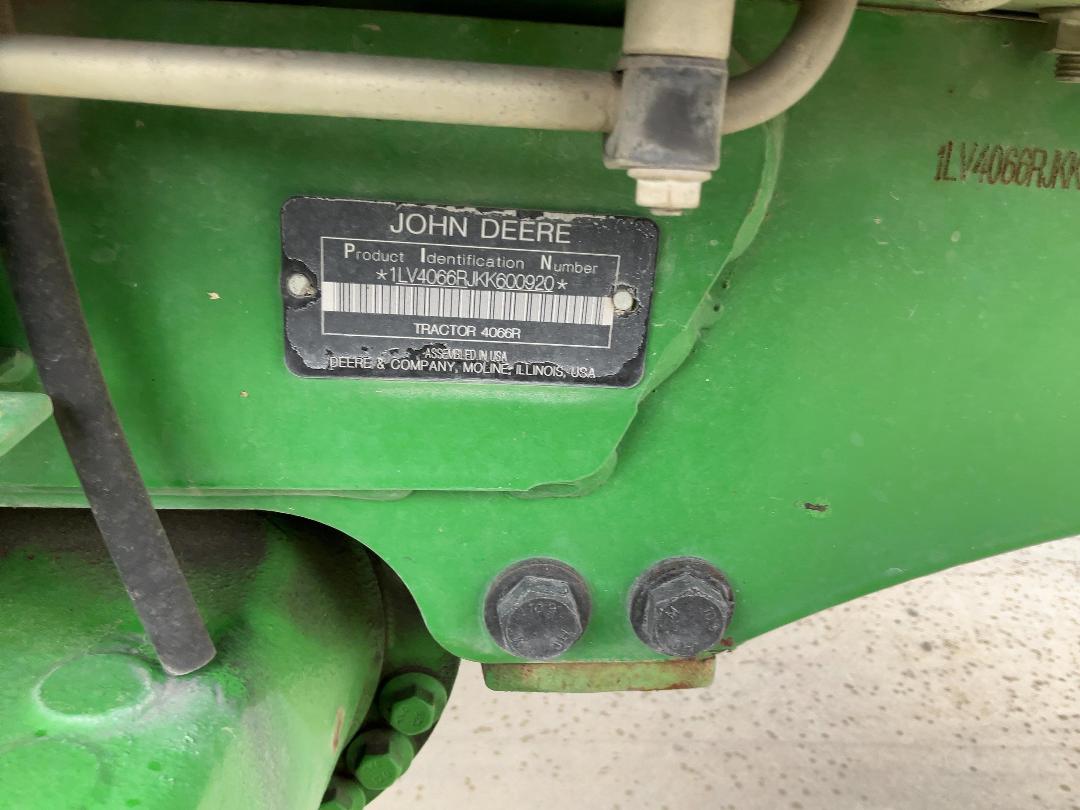 Photo '19' of John Deere 4066R Tractor Photo '19' of John Deere 4066R Tractor
