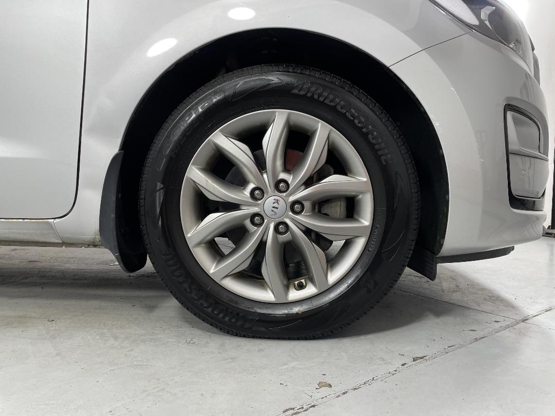 Photo '9' of KIA Carnival