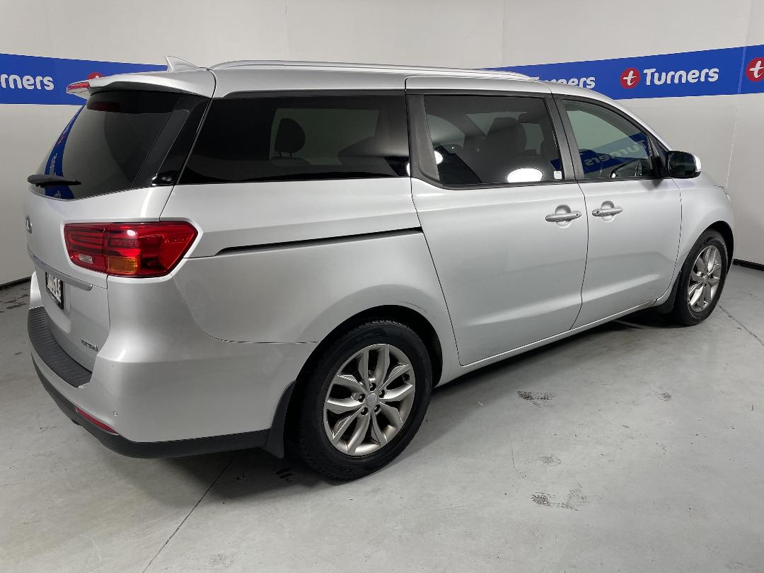 Photo '7' of KIA Carnival