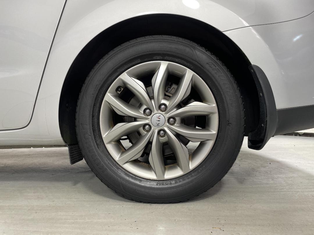 Photo '11' of KIA Carnival