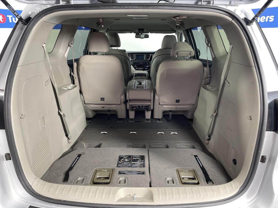 Photo '14' of KIA Carnival