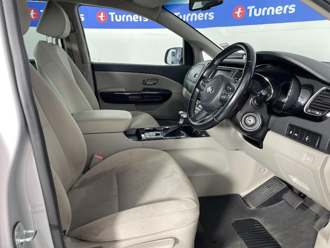 Photo '16' of KIA Carnival