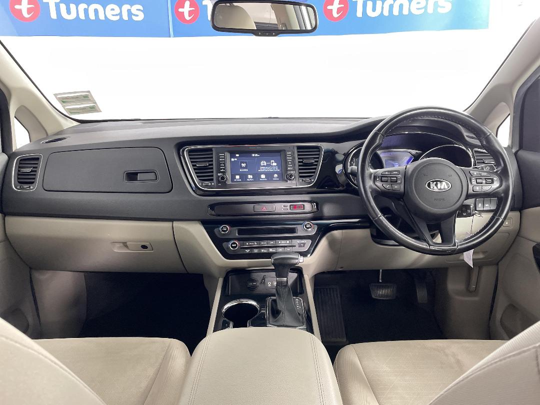 Photo '17' of KIA Carnival