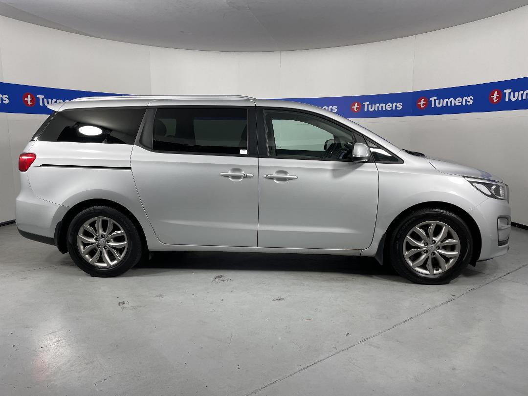 Photo '23' of KIA Carnival