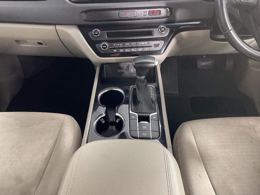 Photo '18' of KIA Carnival