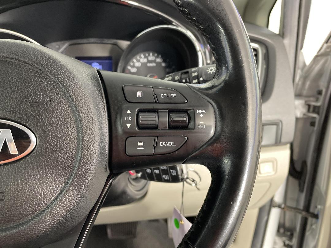 Photo '26' of KIA Carnival