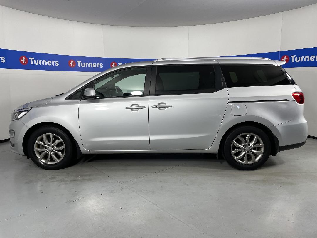 Photo '24' of KIA Carnival