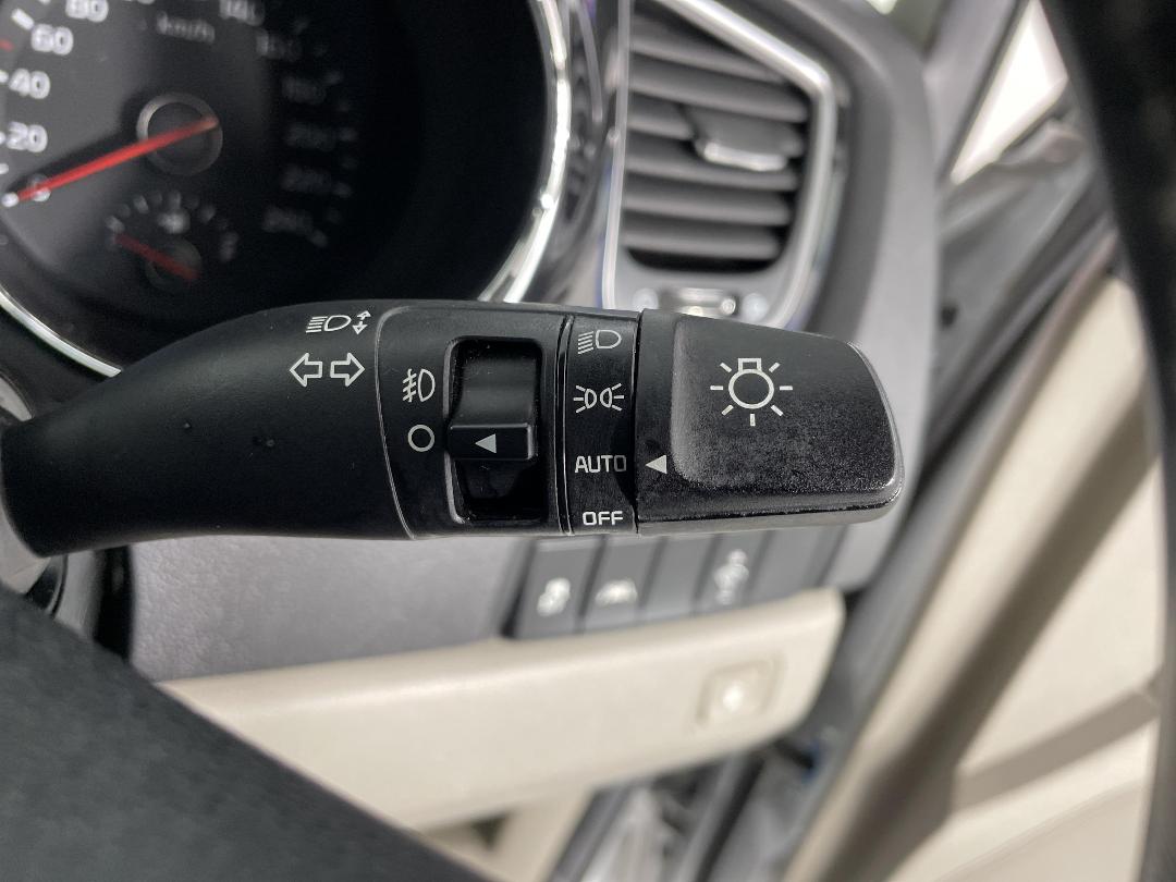 Photo '27' of KIA Carnival