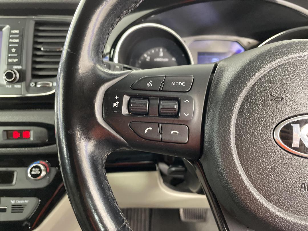 Photo '25' of KIA Carnival