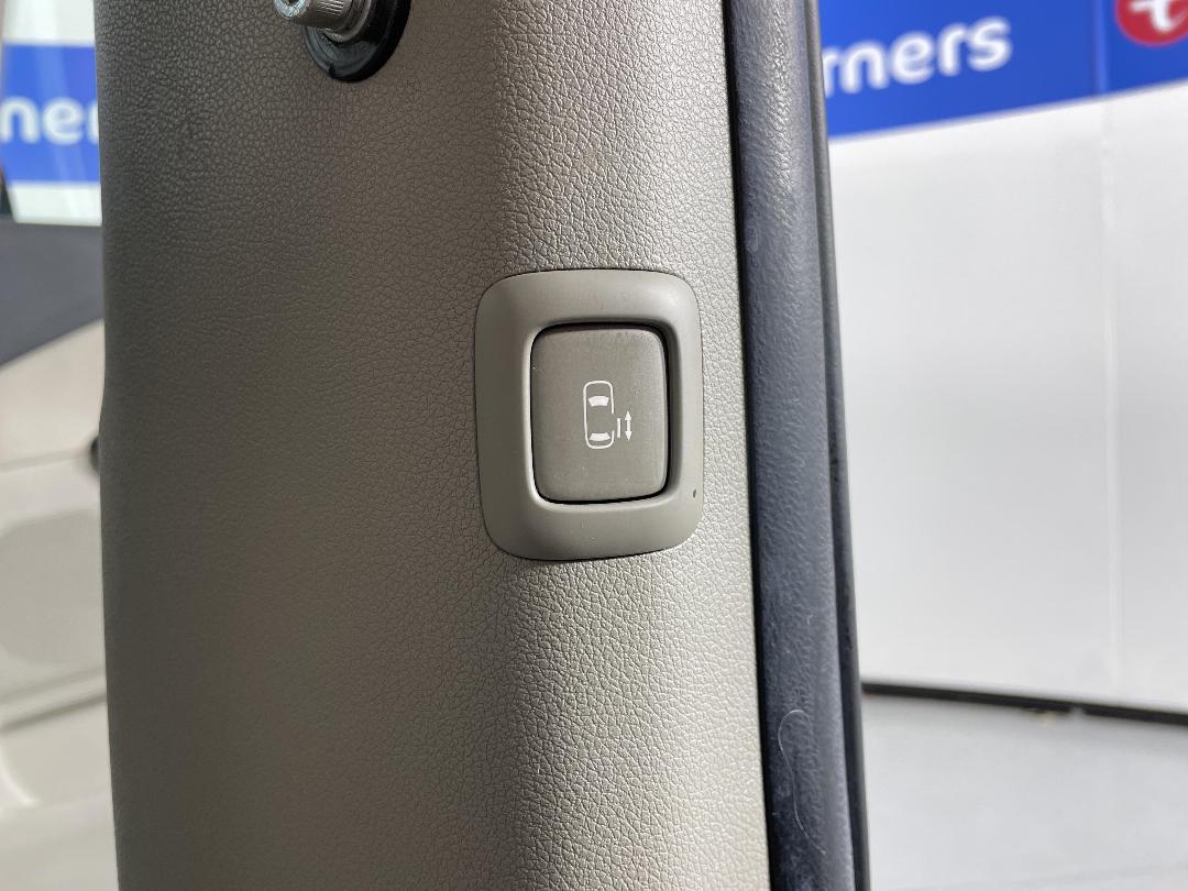 Photo '29' of KIA Carnival