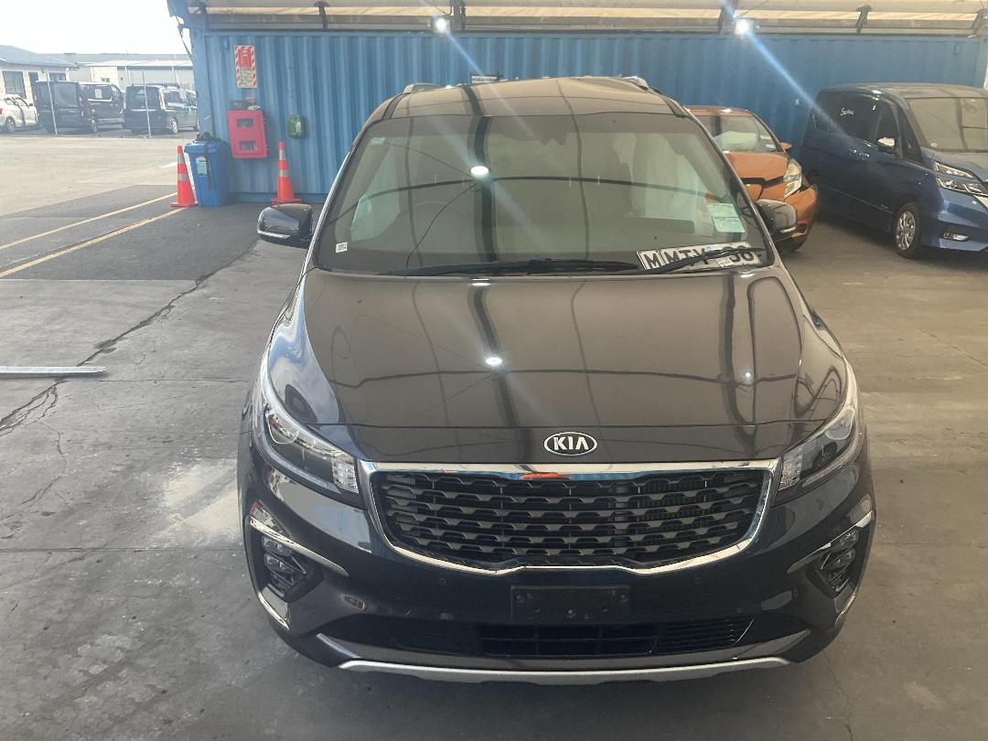 Photo '4' of KIA Carnival LTD