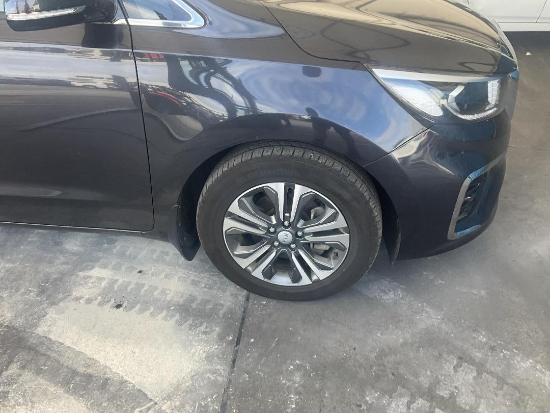 Photo '2' of KIA Carnival LTD