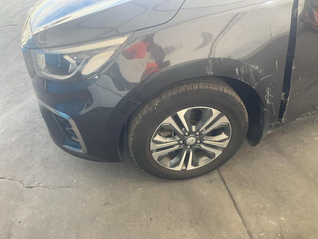 Photo '6' of KIA Carnival LTD