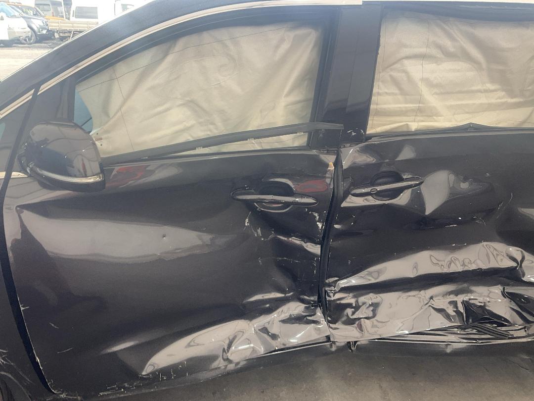 Photo '8' of KIA Carnival LTD