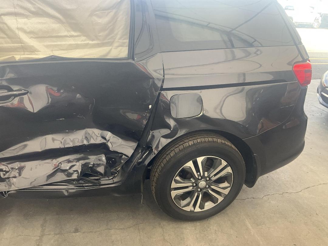 Photo '10' of KIA Carnival LTD