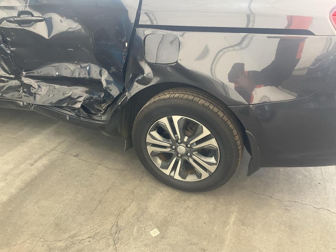 Photo '12' of KIA Carnival LTD