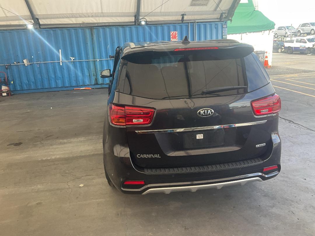 Photo '13' of KIA Carnival LTD