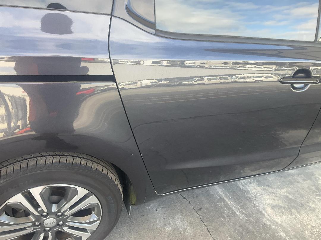 Photo '17' of KIA Carnival LTD