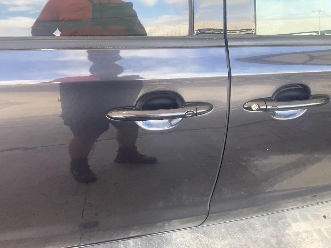 Photo '18' of KIA Carnival LTD