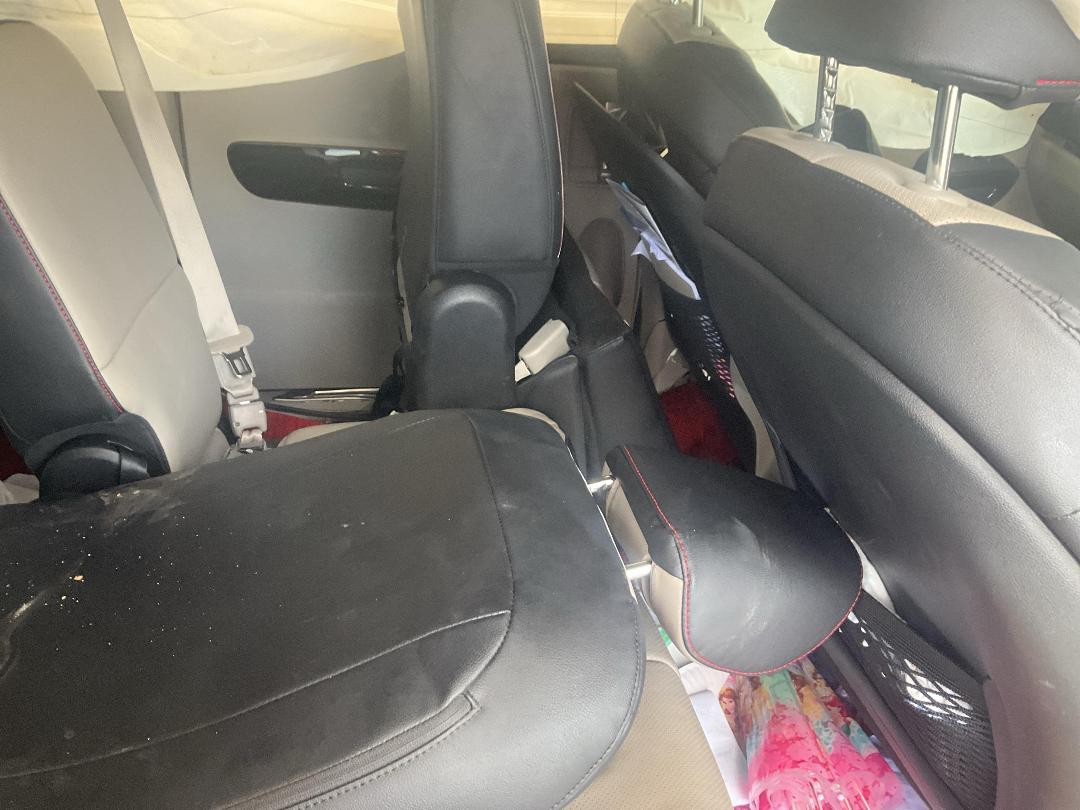 Photo '24' of KIA Carnival LTD