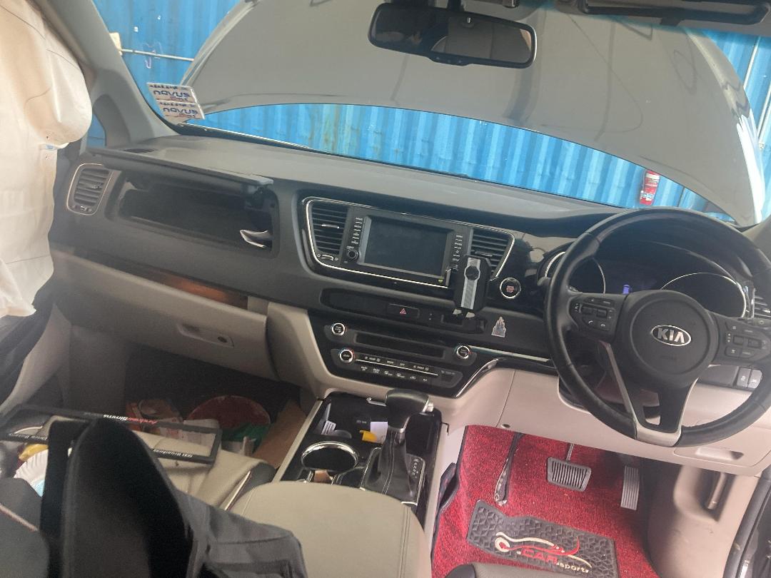 Photo '25' of KIA Carnival LTD