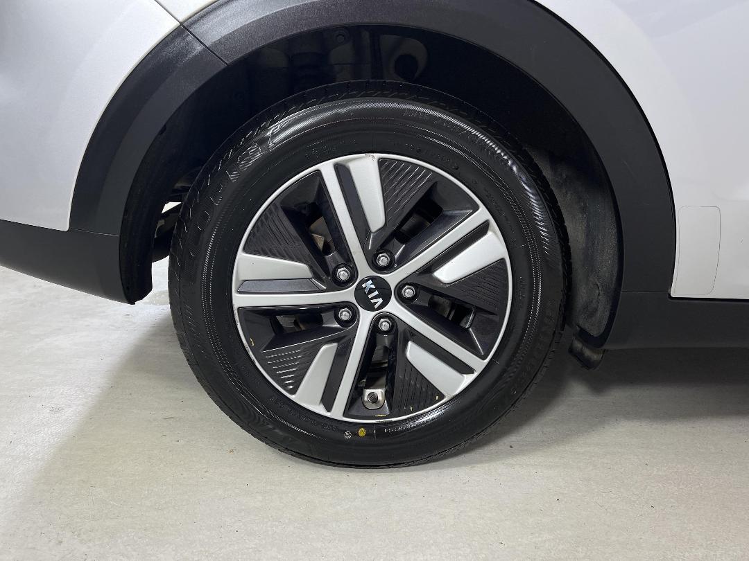 Photo '12' of KIA Niro