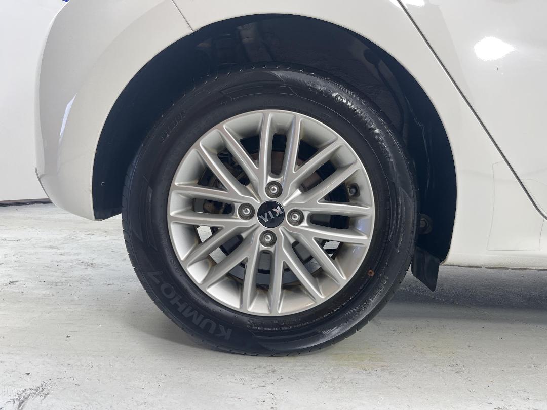 Photo '12' of KIA RIO Photo '12' of KIA RIO