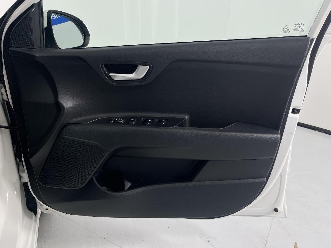 Photo '15' of KIA RIO Photo '15' of KIA RIO