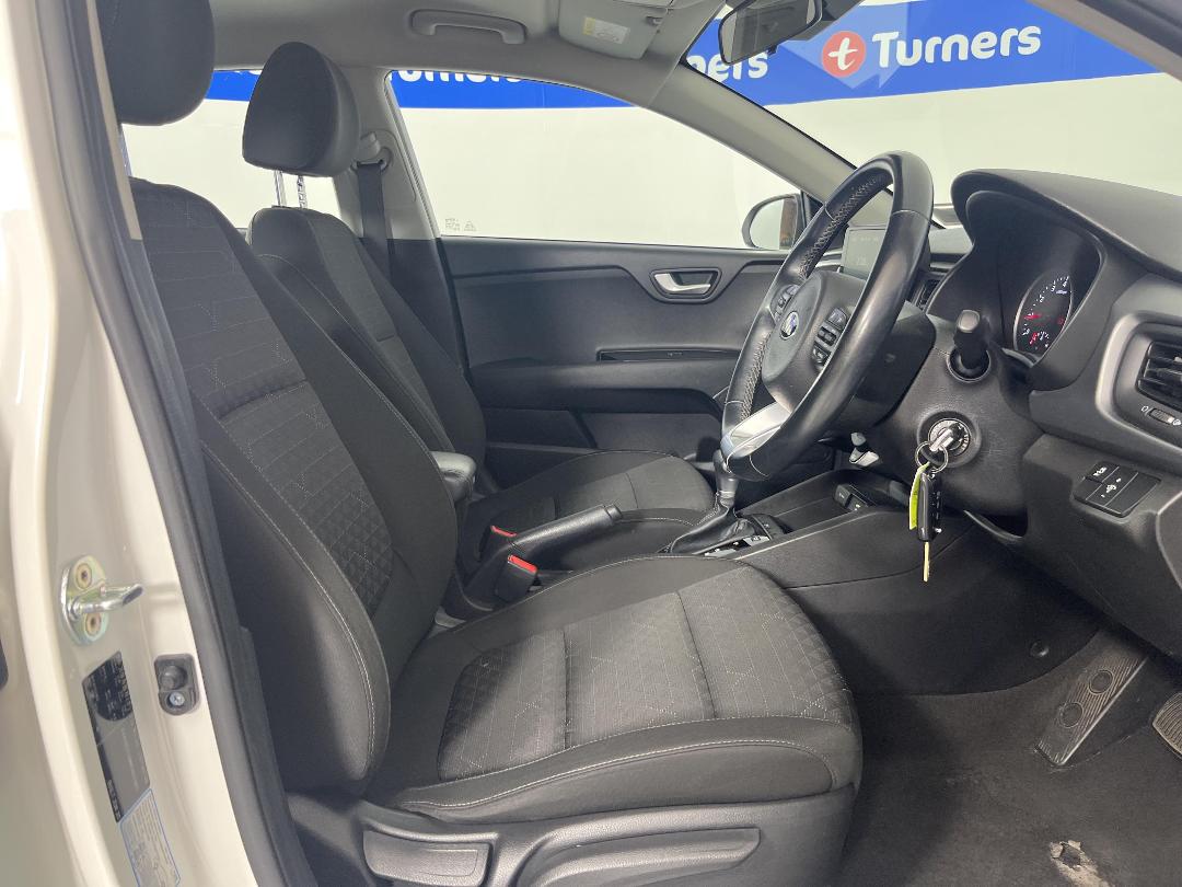 Photo '16' of KIA RIO Photo '16' of KIA RIO