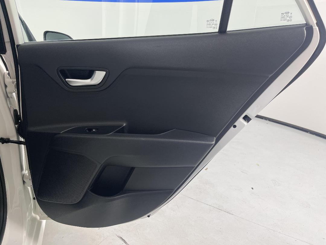 Photo '19' of KIA RIO Photo '19' of KIA RIO