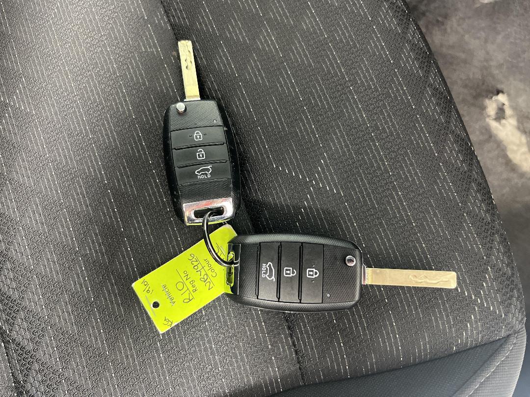 Photo '22' of KIA RIO Photo '22' of KIA RIO