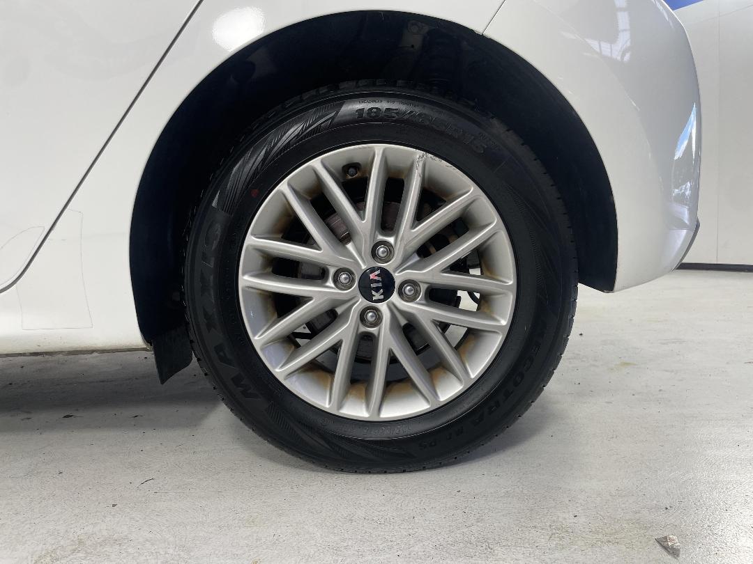 Photo '11' of KIA RIO