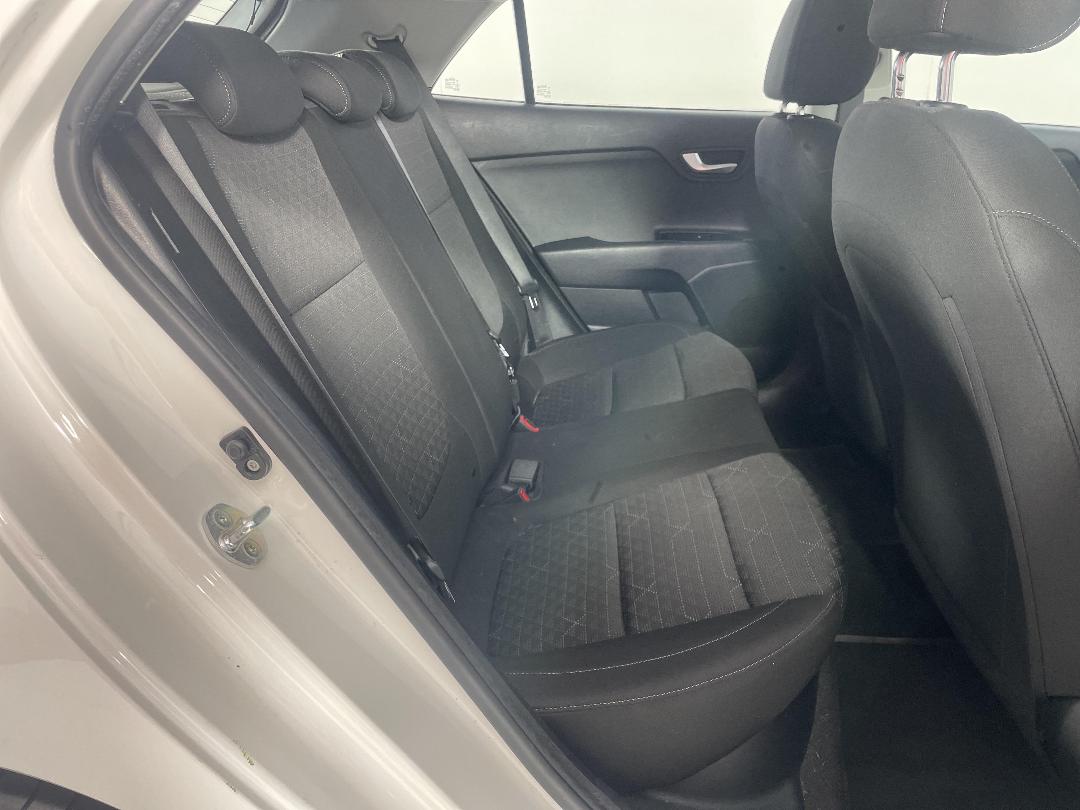 Photo '20' of KIA RIO