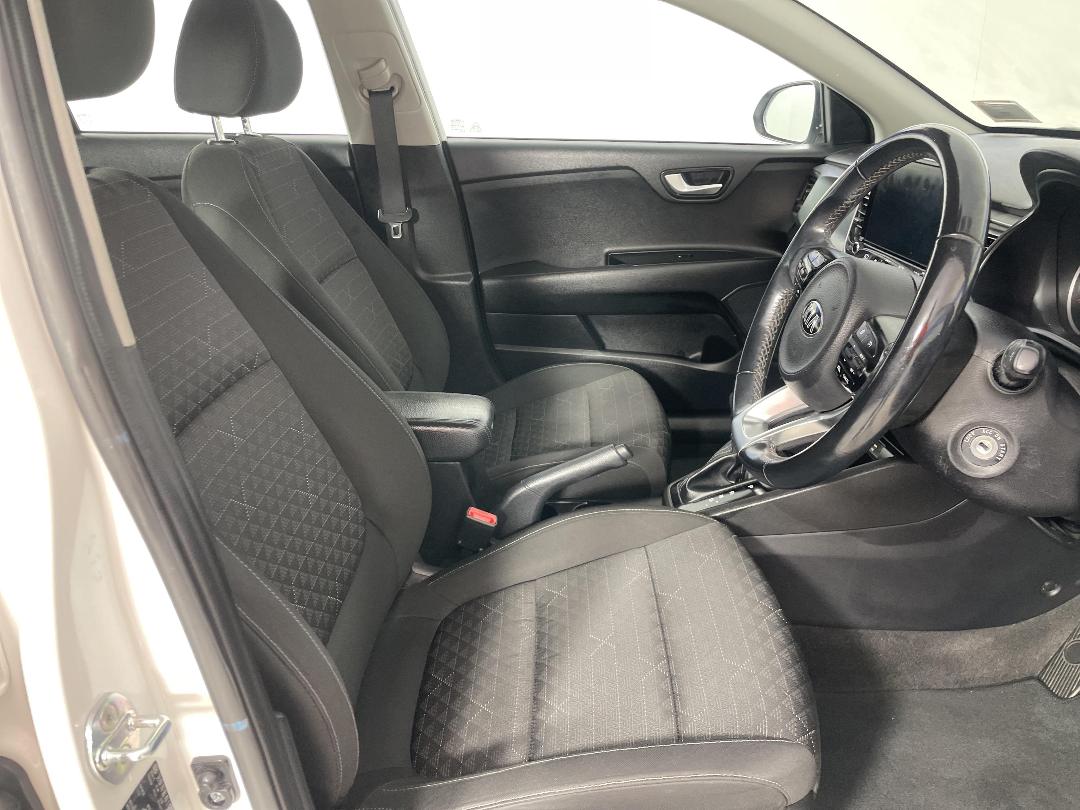 Photo '16' of KIA RIO