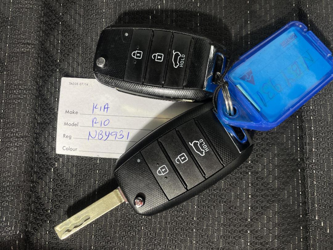 Photo '22' of KIA RIO