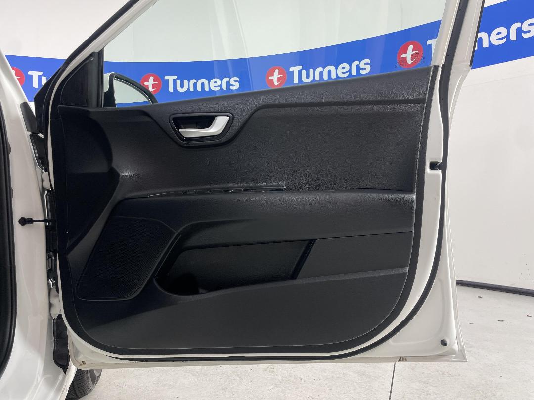 Photo '15' of KIA RIO