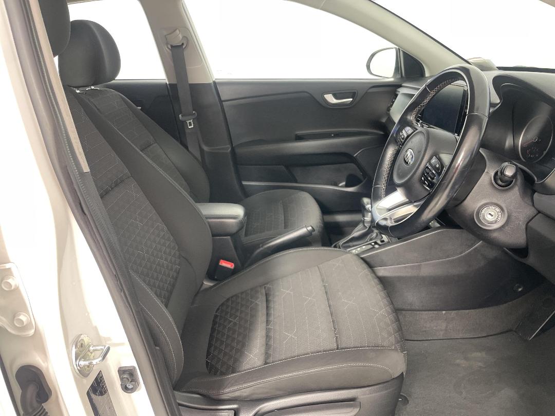 Photo '16' of KIA RIO