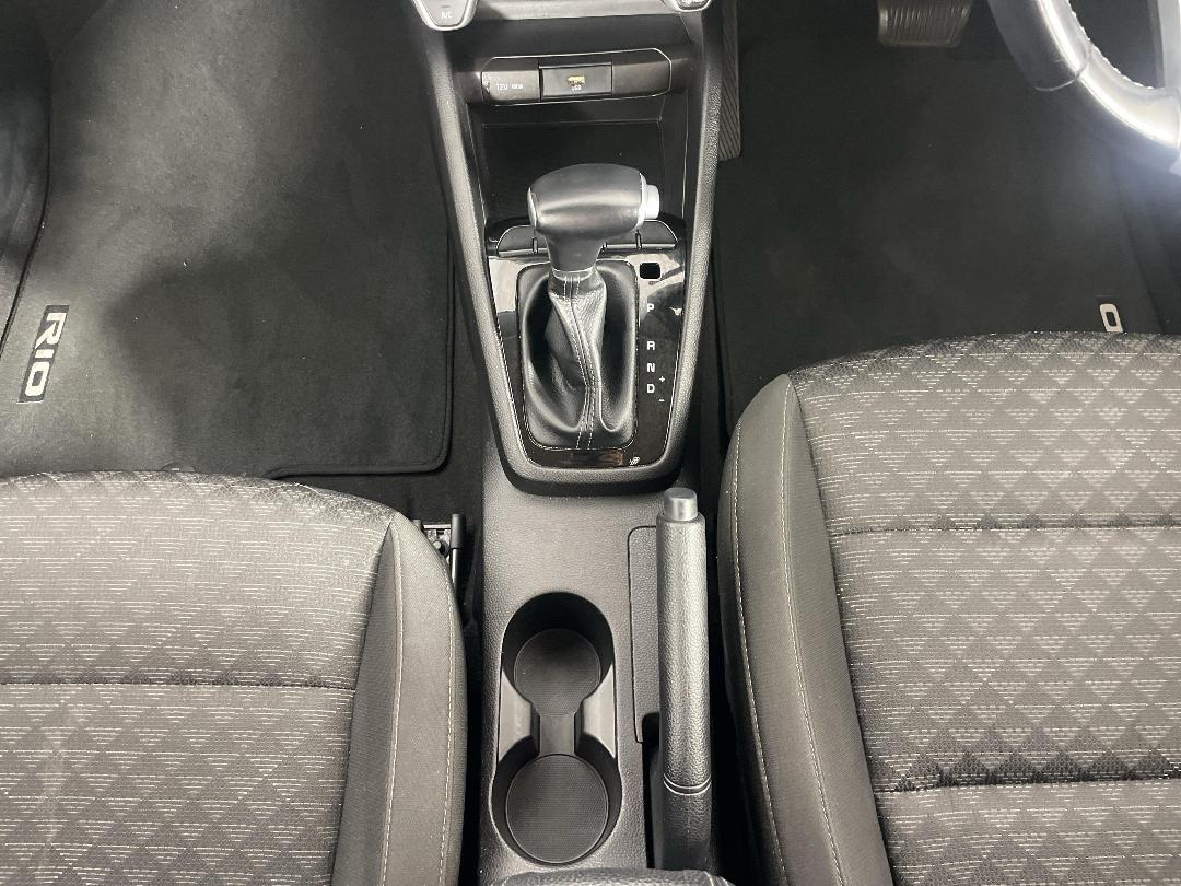 Photo '18' of KIA RIO