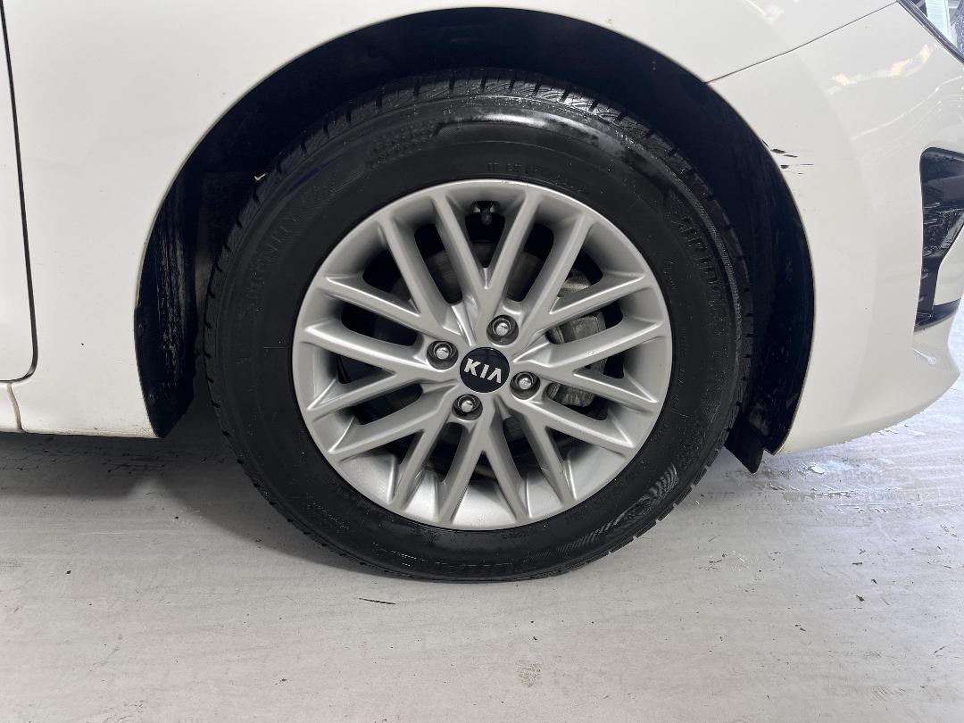 Photo '9' of KIA RIO