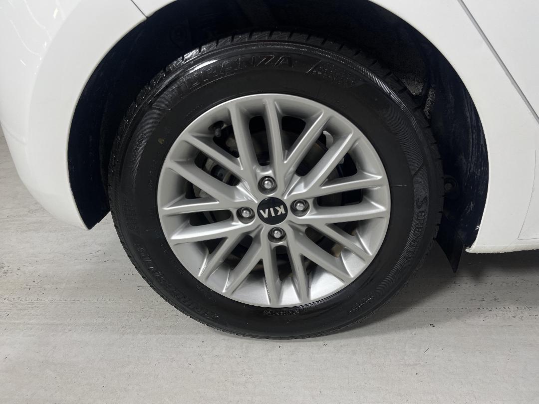 Photo '12' of KIA RIO