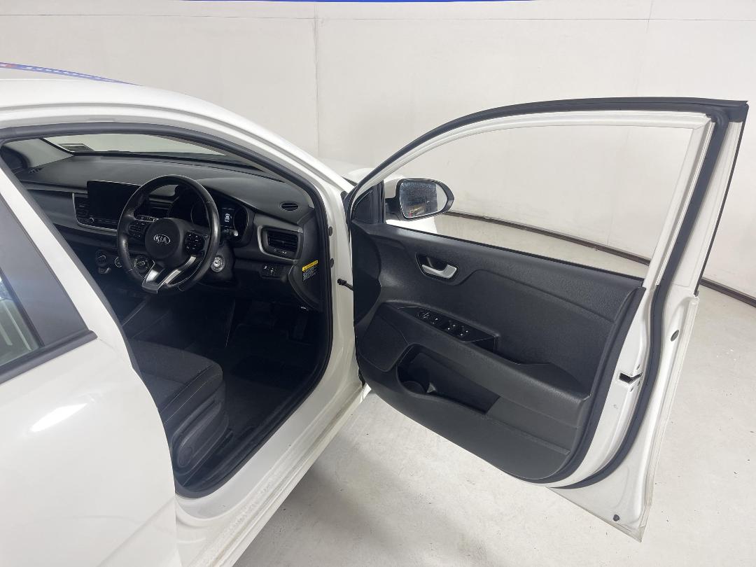 Photo '15' of KIA RIO